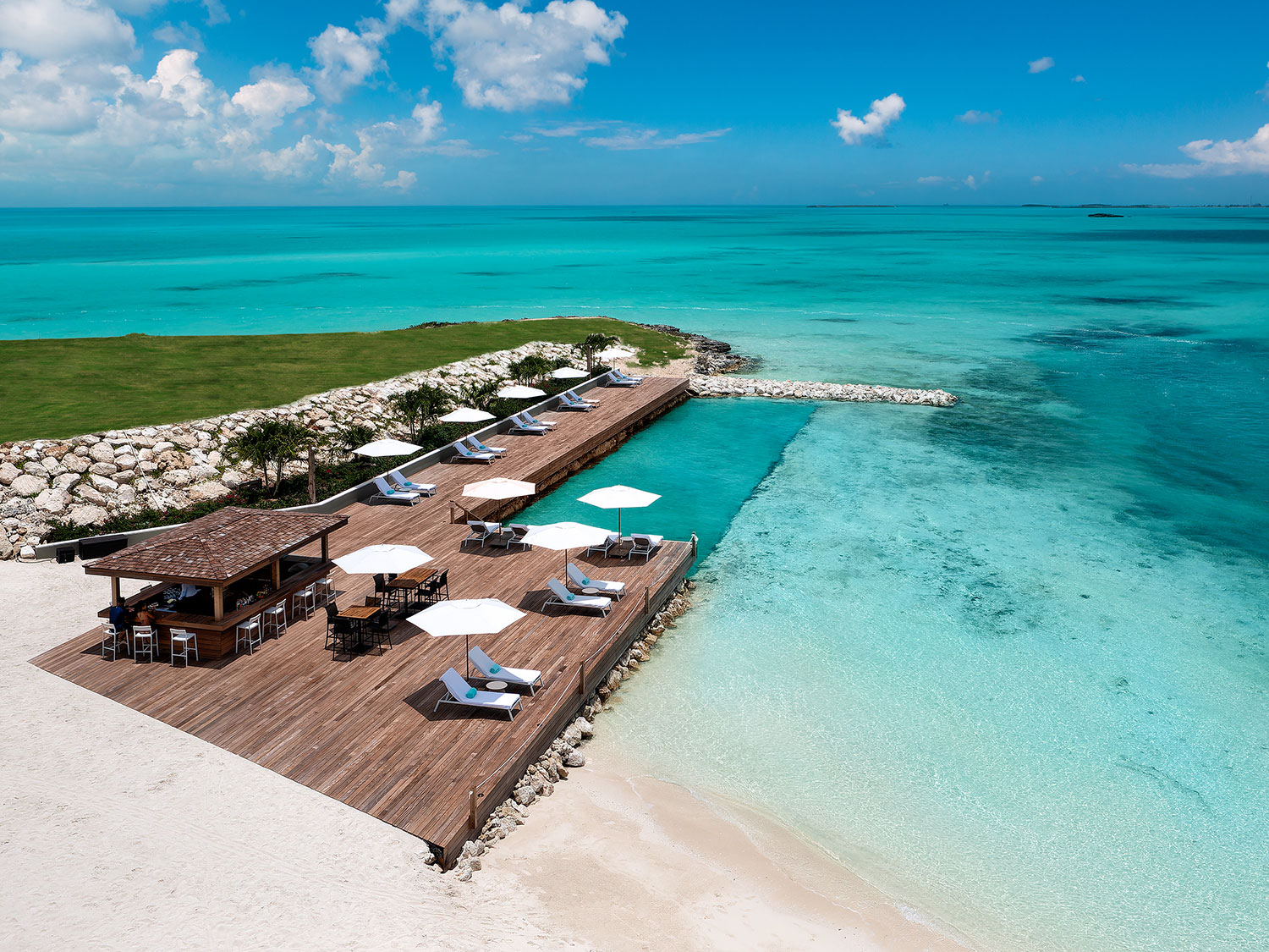 the-caribbean’s-coolest-pool-just-debuted-at-wymara-resort-and-villas-in-turks-and-caicos