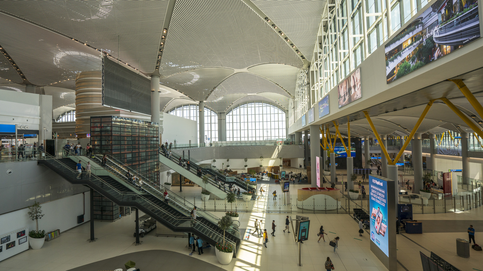 one-of-the-world’s-best-airports-for-layovers-is-in-an-iconic-european-city